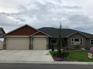 7903 Crestfields Rd, Yakima, WA 98903