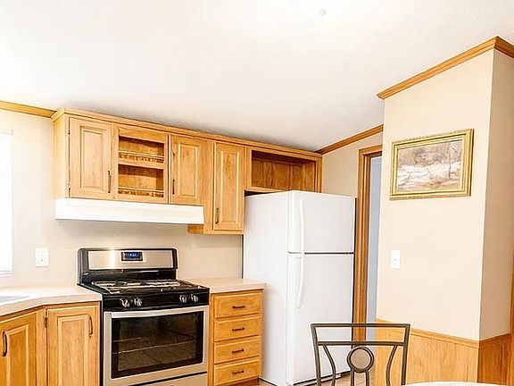 5th image of 601 N Ln