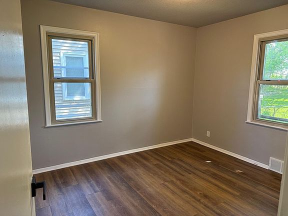 2nd image of 614 Cherry Ave