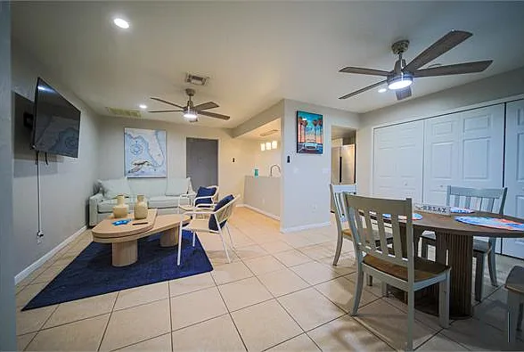 502 NE 25th Ave #2