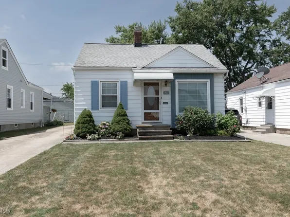 1564 Woodrow Ave, Mayfield Heights, OH 44124