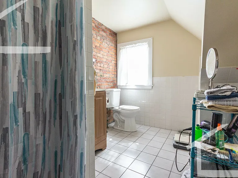 15 Bennett St — Photo 18