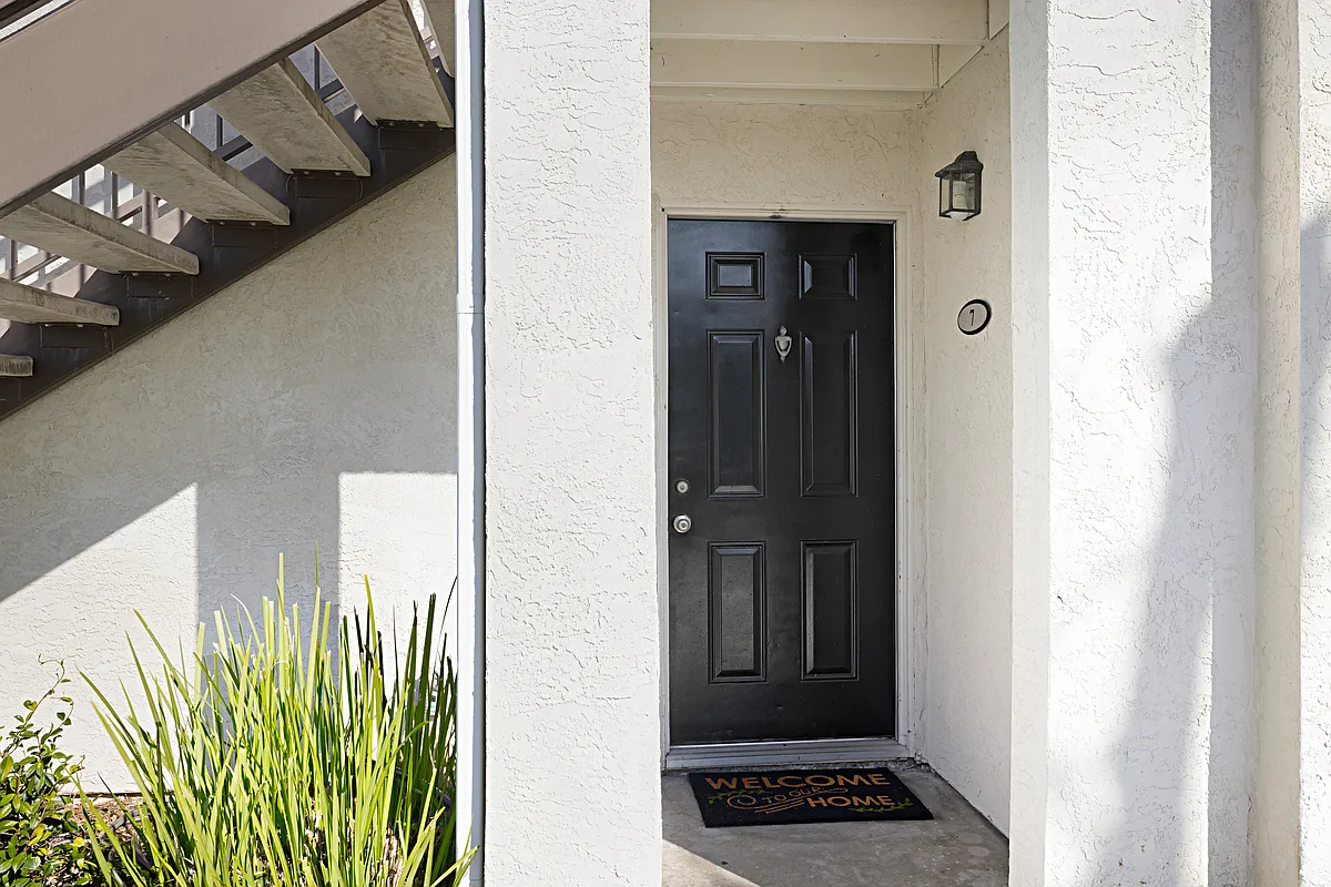 2 bed, 789 sqft, $2,590 — Photo 3