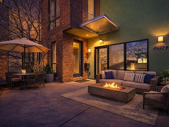 3rd image of 2912 Perry St