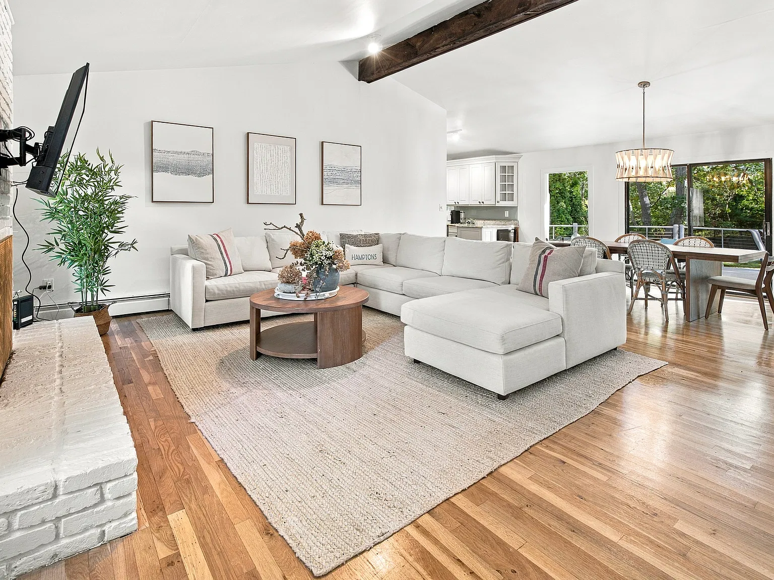 Easy Summer Living in Shinnecock Hills — Photo 3