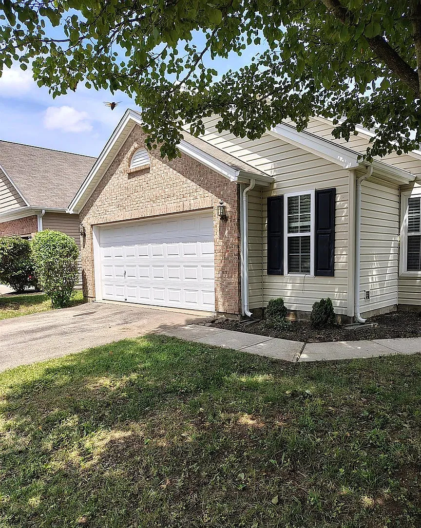 3 bed, 1253 sqft, $1,950 — Photo 2