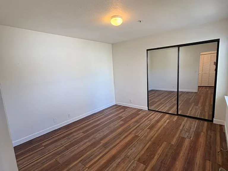 981 Bluebell Way — Photo 9