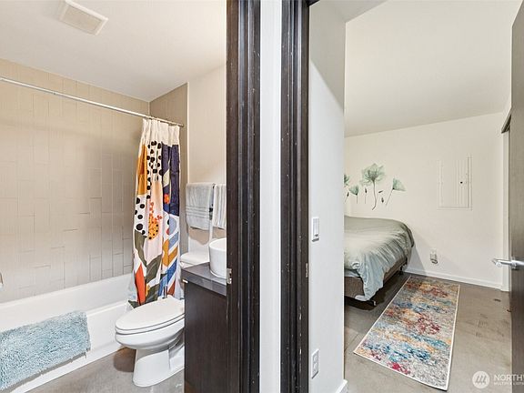 5th image of 3648 36th Avenue S #B