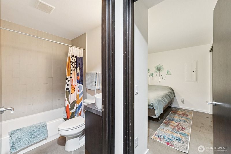 5th image of 3648 36th Avenue S #B