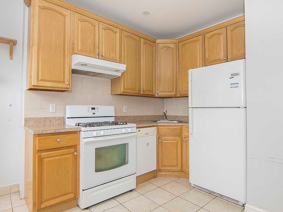 1st image of 4104 20th Ave #1