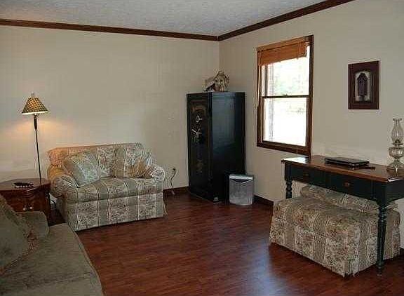 5th image of 406 Cranberry Dr