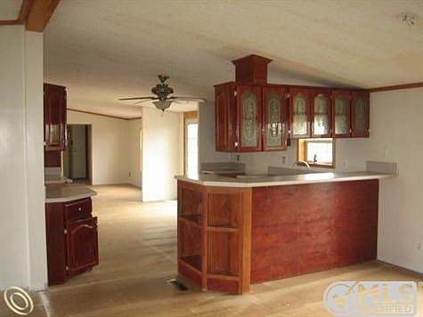 8867 parker rd yale 029.jpg