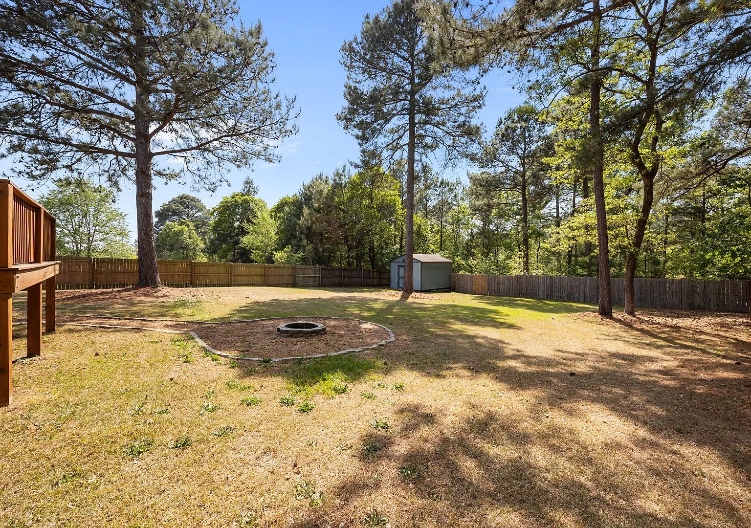 Colonial Hills Hideaway - Fully Furnished Month to Month/Short Term Rental! — Photo 2