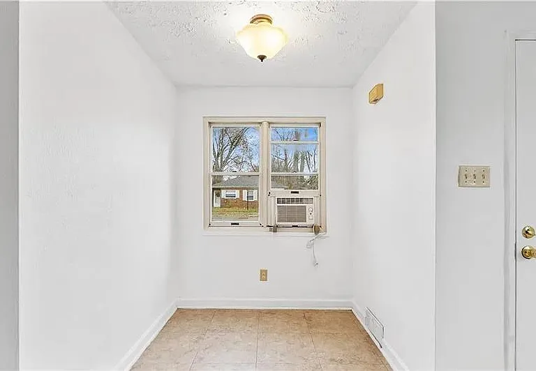 3929 Fulton Ave — Photo 5