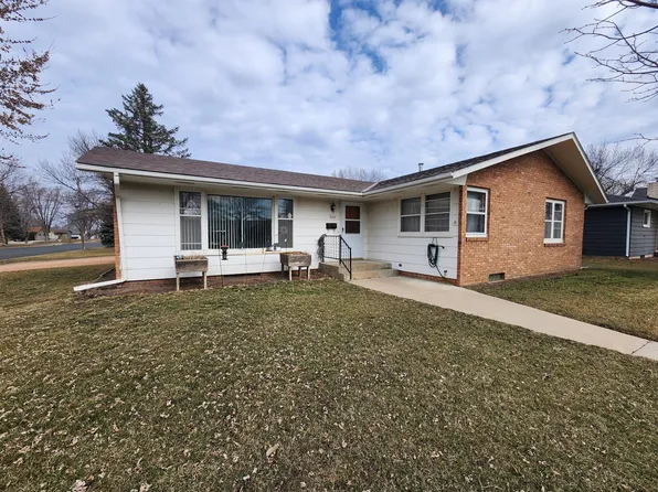 600 Main St E, Belle Plaine, MN 56011