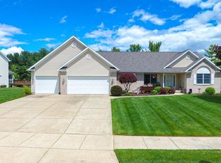 13195 Primrose Ln, Dewitt, MI