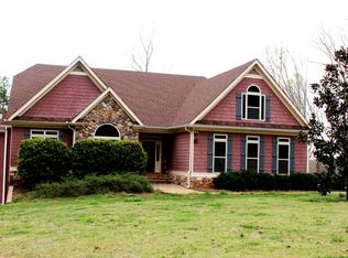 873 Laurel Ln, Winder, GA 30680