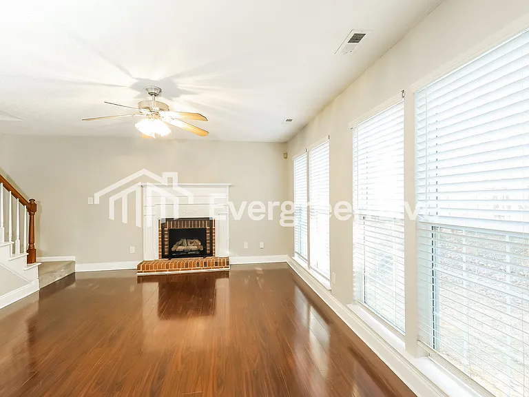 14801 Ashlight Dr — Photo 5
