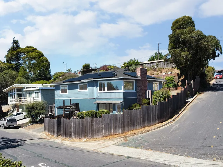 61 Cowper Ave — Photo 3