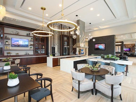Luxe Club Room