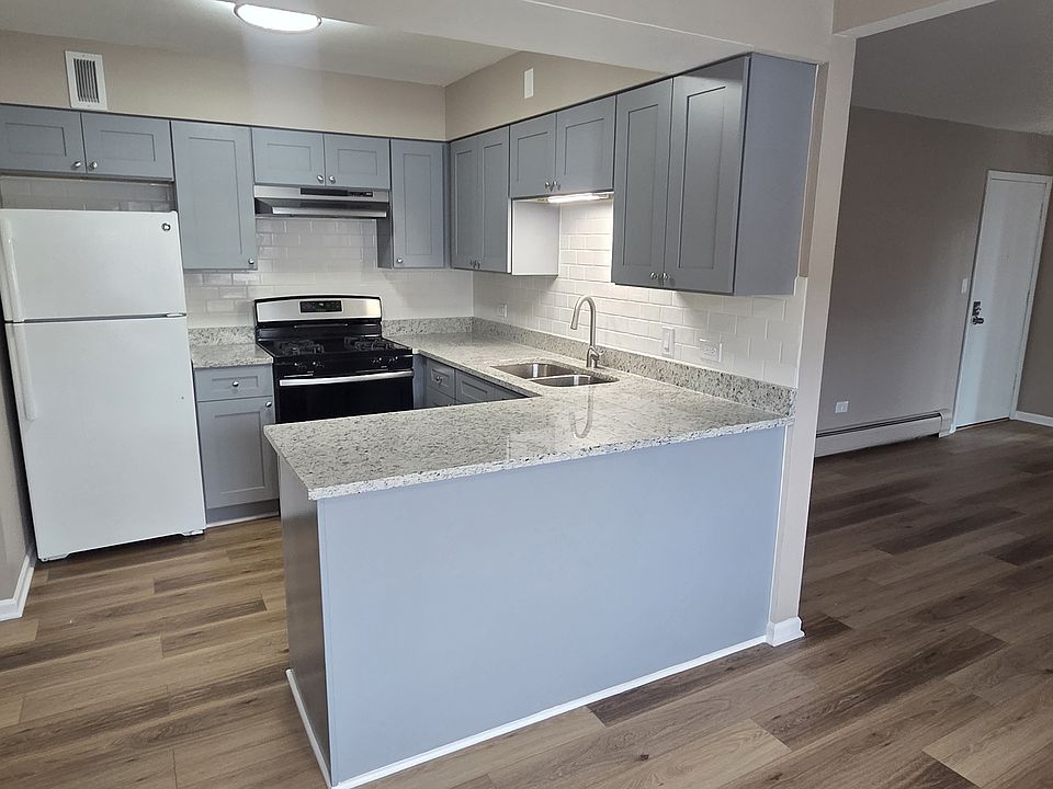 1st image of 9513 S Kenneth Ave APT 1N