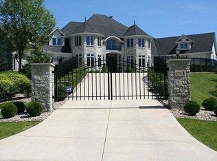 379 Legend View Ct, Wales, WI 53183