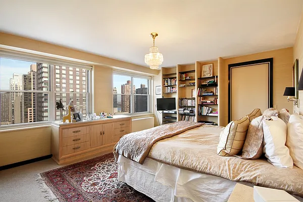 Sold by Corcoran | media 6