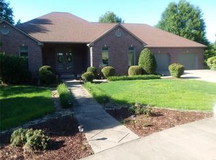 375 Hidden Ridge Ln, Cape Girardeau, MO 63701