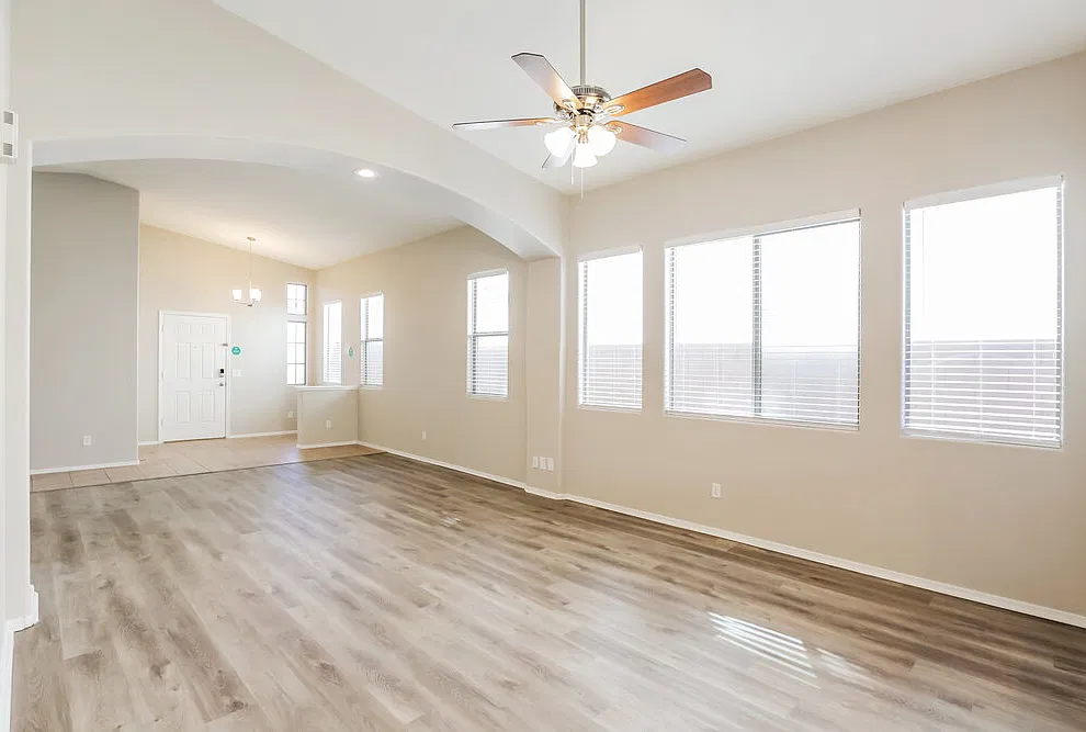 3 bed, 2.0 bath, 1395 sqft, $2,115 — Photo 4