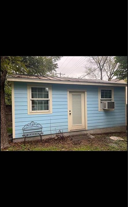 1st image of 703 Carolyn Ave #B