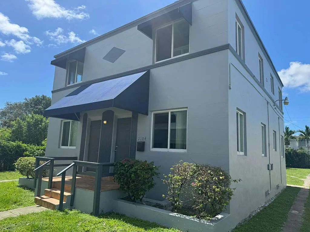 2 bed, 1100 sqft, $2,350 — Photo 1