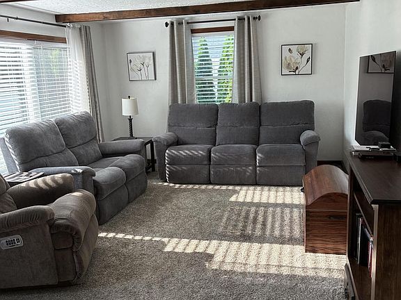 3rd image of 1309 Crestwood DRIVE
