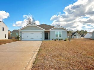 4017 Racking Horse Rd, Hope Mills, NC 28348