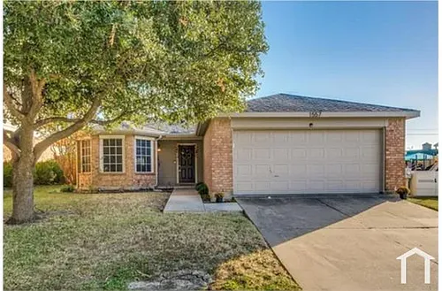 1557 Crown View Dr Photo 1