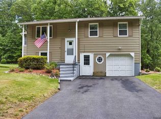 88 Hutchins Rd, Ballston Spa, NY 12020