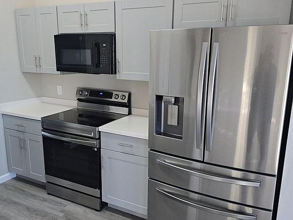 5th image of 1307 E Taro Ln