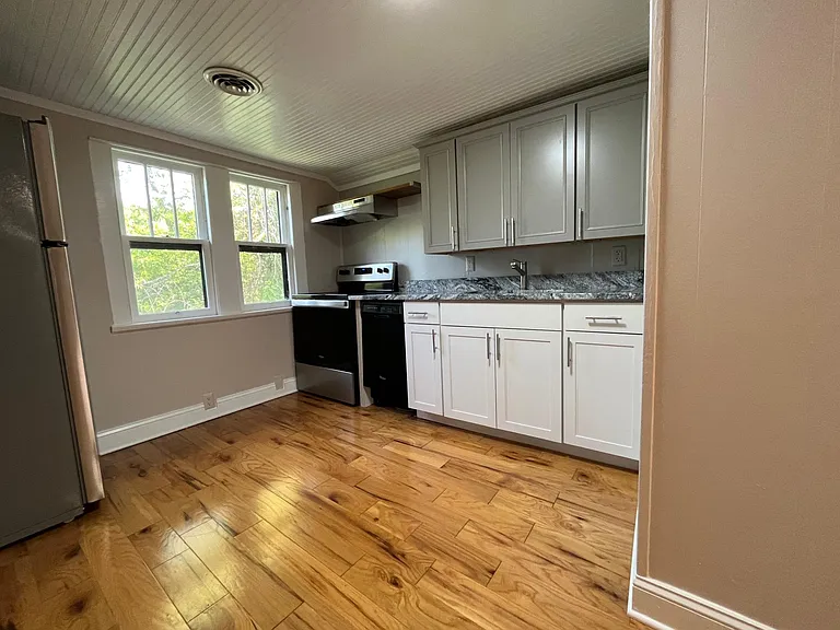 1701 Washington Ave #B — Photo 6