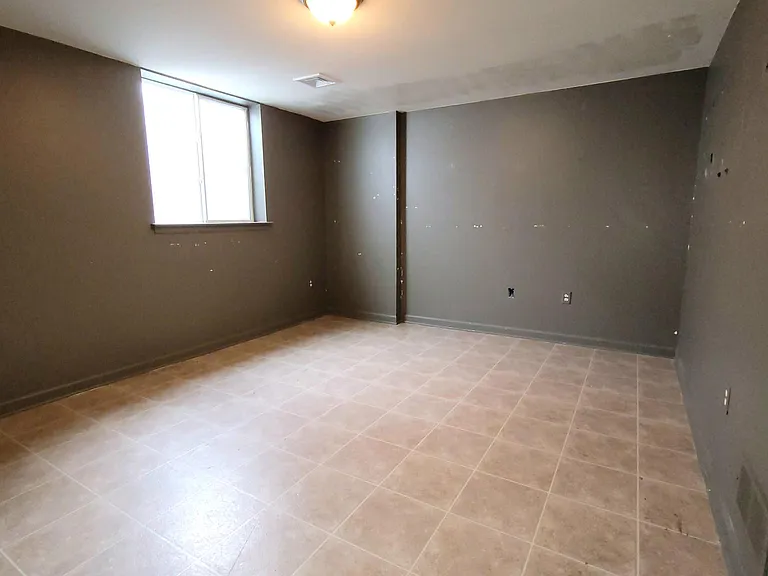 192 Old Schoolhouse Ln — Photo 23