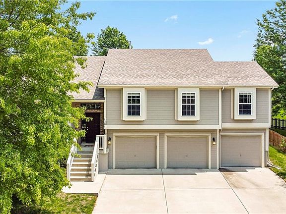 4th image of 1301 Honeysuckle Dr