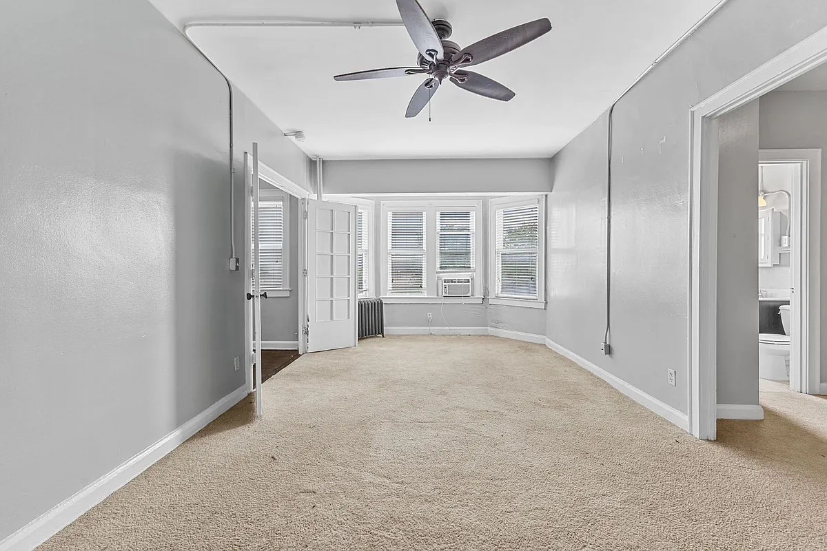 Floor plan 302