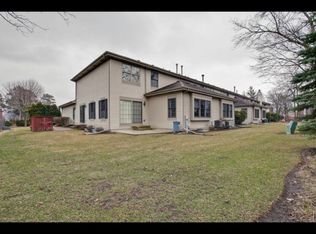 3938 Balmoral Ct, Rolling Meadows, IL 60008