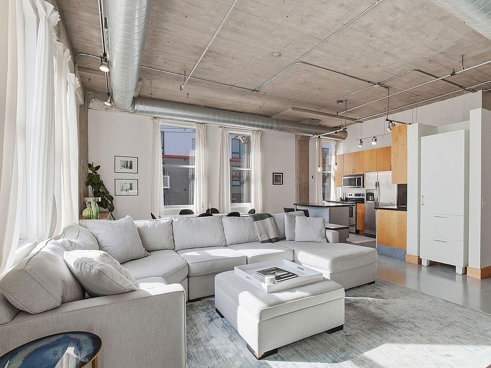 1st image of 918 3rd St N #306