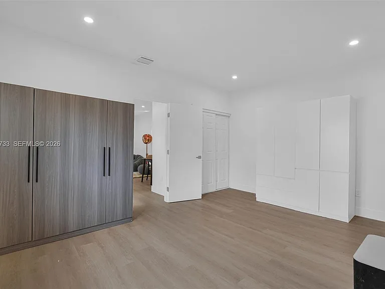 21 NE 48th St #2 — Photo 8