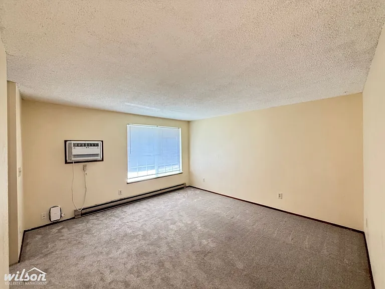 1211 Ledwich Ave — Photo 4