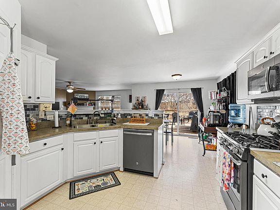 4th image of 2121 Peachtree Ct