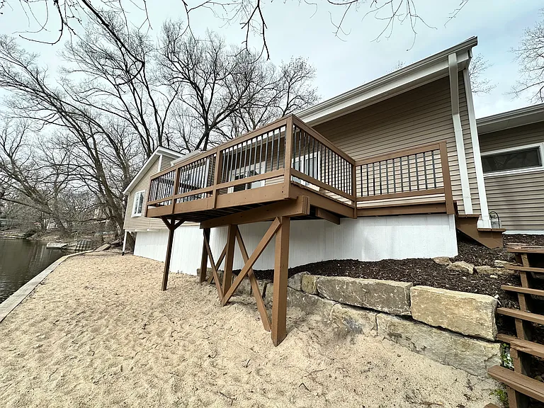 720 Boulevard St — Photo 22