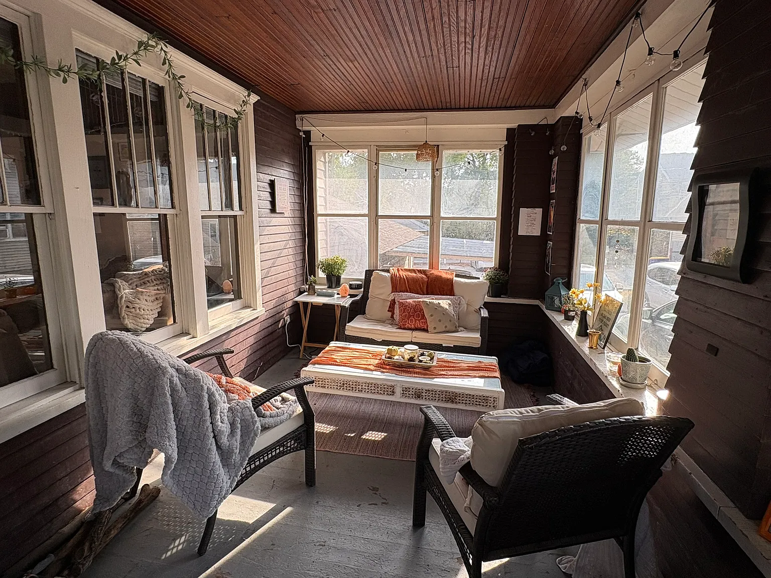 4 bed, 2347 sqft, $2,928 — Photo 3