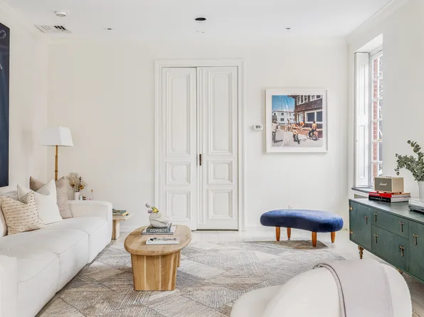 367 Bleecker Street image 3 of 10