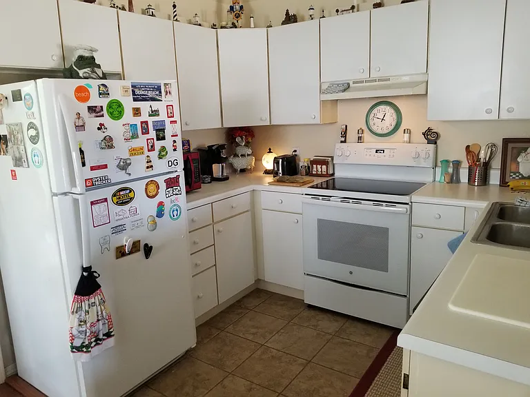 24813 Wolf Bay Ave #B — Photo 3