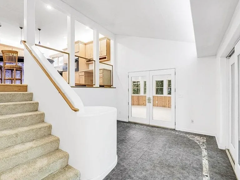 801 Corens Dr — Photo 11